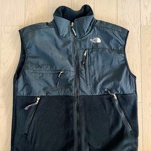 Vintage (c. Late 1990s) North Face Mens XL fleece vest, excellent condition